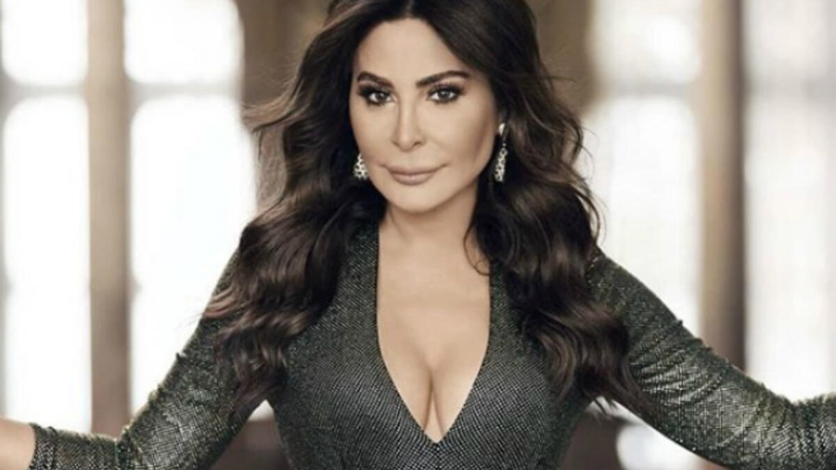 The new albums cover and booklet pictures seems to suit the albums songs mood