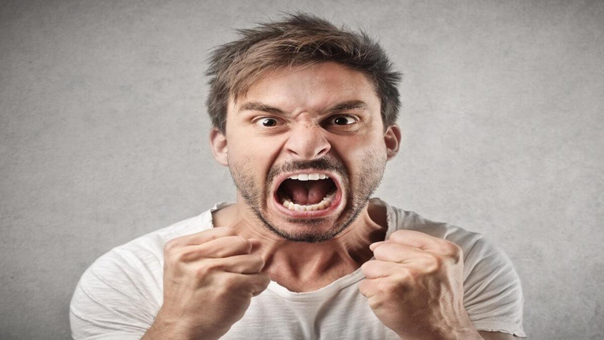 تفريغ طاقة الغضب والانفعال في اشياء أخرى بدلا من السجائر مثل الجري أو المشي لمسافات طويلة.