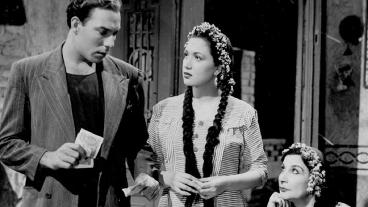 فريد شوقي وهدى سلطان: أثناء تمثيل فلم "حميدو" طبع فريد على فم هدى قبلة لم تكن في النص، فغادرت مكان التصوير، لحقها ليعتذر منها بقوله "هل تتزوجيني؟" فوافقت على الفور، وعاشا معًا 15 عامًا.