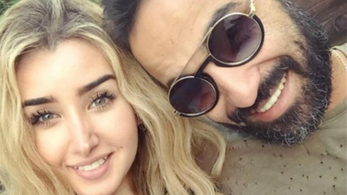 The couple met for the first time in the premiere of the film Harb Karmouz