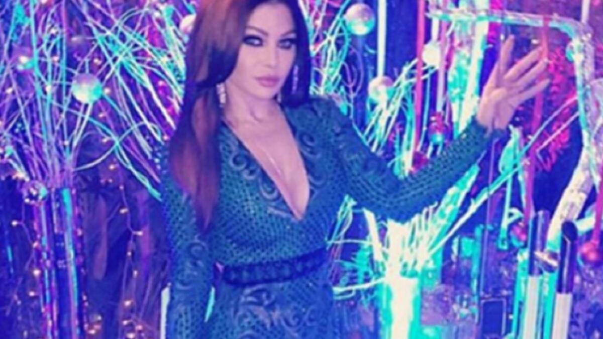 الفنانة هيفاء وهبي ابهرت الحضور بفستان من نيكولا جبران في حفلها بالقاهرة