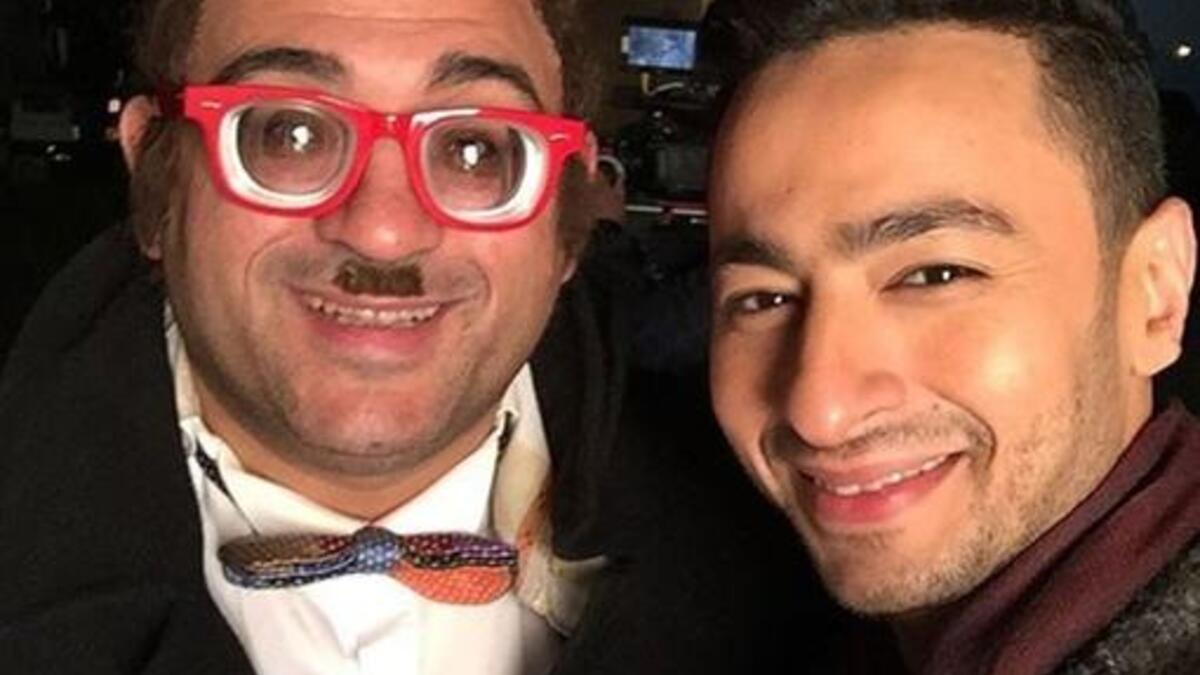 شارك الفنان حمادة هلال جمهوره عبر صفحته الشخصية “إنستجرام” بصورة طريفة له مع الإعلامي الساخر أكرم حسني الشهير بشخصية أبو حفيظة هلال علق على الصورة قائلًا:”بجد كان يوم جميل مع النجم المتألق أكرم حسنى انتظرونا يوم الخميس في اسعد الله مسائكم وتصوير غنوة متغيره”.