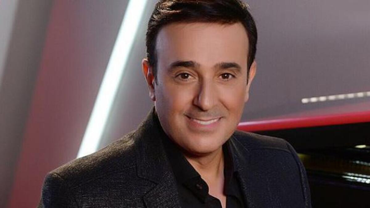 صابر الرباعي: اعترف بلقاء إذاعي له في راديو "ميوزييك إف إم"، أنه أجرى عملية تجميلية واحدة، ولكن ليست في ملامحه، لكنه أجرى عملية لزرع الشعر في أمريكا.