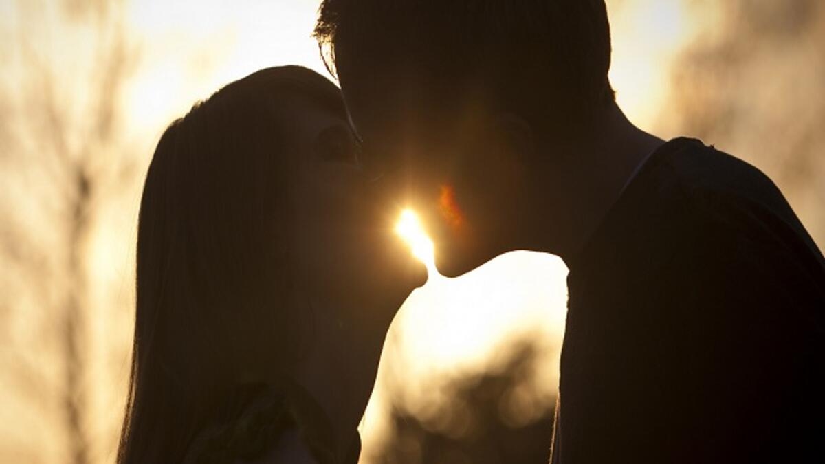 أعلنت عميدة سابقة في كلية الشريعة في مصر رفضها التام لفتاوي اجازة التقبيل في نهار رمضان، حيث كان هناك شبه اجماع بأن قبلة الزوجين في رمضان لا تفطر!