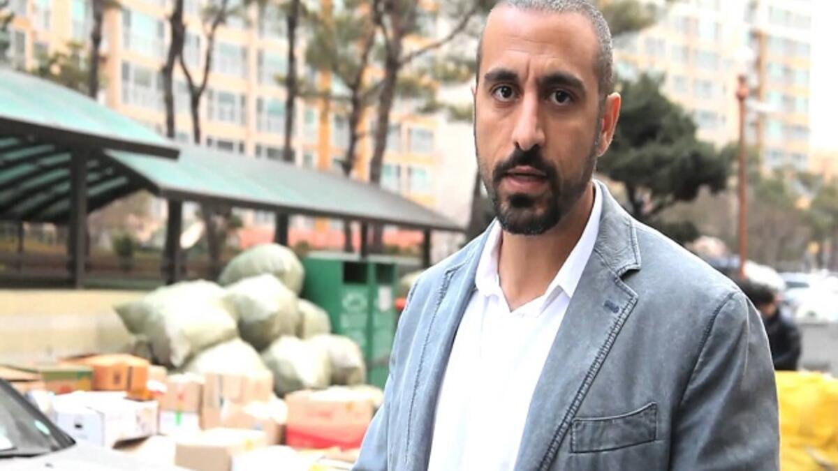 خواطر: برنامج تعليمي وديني مكون من عدة أجزاء بلغت 11 جزء للمقدم السعودي أحمد الشقيري، عرض البرنامج على مختلف القنوات التلفزيونية، وجذب إليه ملايين المتابعين من المتديين وغيرهم بل ومن أتباع ديانات أخرى وذلك لما يتعرض له برنامجه من قضايا اجتماعية هامة.