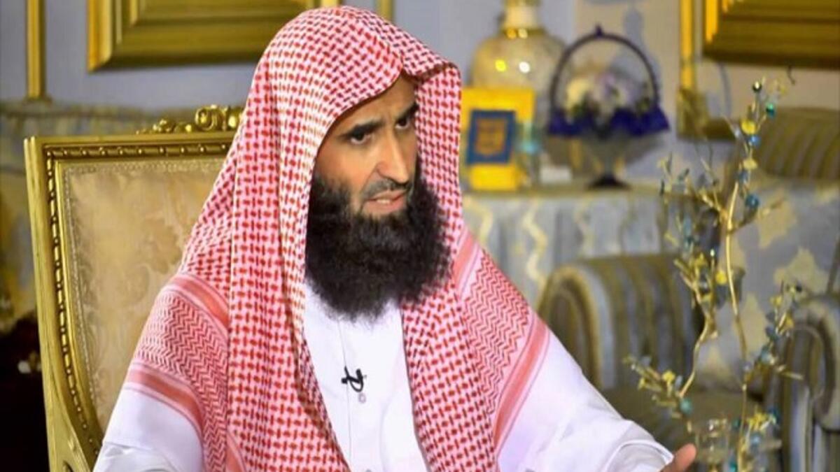 مدرسة الصوم: برنامج يومي للدكتور ابراهيم الحمد يتحدث فيه ويعلم الدروس والحكم من عبادة الصيام، وكيف يكون الصوم مقبولا، وما هي المكروهات والممنوعات خلال نهار رمضان، وما هي أحب الأعمال للمسلم في هذا الشهر الكريم .