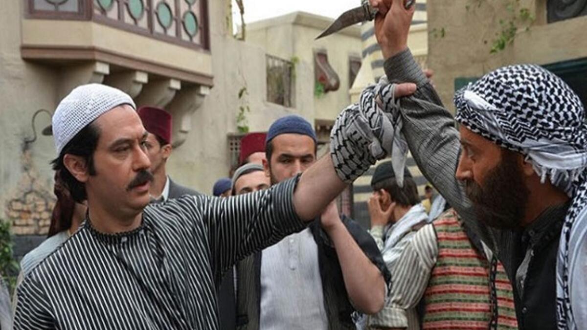 باب الحارة 7: ويشهد الجزء السابع عدد من المفاجآت بأنه يوثق لفترة تاريخية مهمة جدا من ثلاثينيات القرن الماضي، بالاعتماد على مراجع تاريخية توثيقية تجعله أكثر واقعية، ويعتمد على اسلوب النقد الذاتي الذي يكشف عادات الناس برؤى مختلفة.