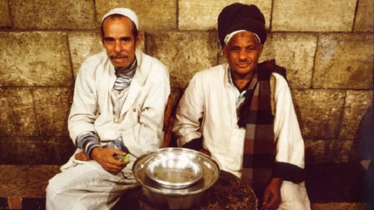 العمامة المصرية: عمامة اهل الصعيد في مصر هي رمز للعروبة، حيث كان العرب يرتدونها ولما دخل الاسلام مصر واستقرت القبائل العربيه بصعيد مصر اصبحت سائده هناك ويعتبر الصعيد من الأماكن القليلة المحافظة عليها.