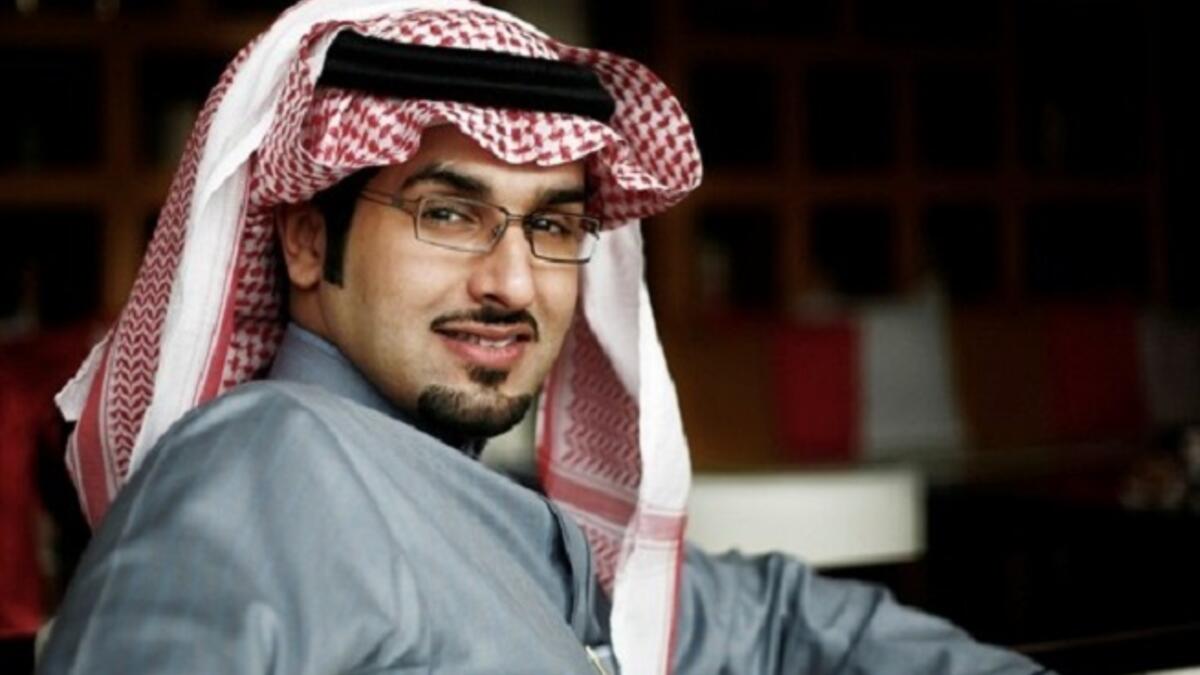 لم يكن الشماغ مفضلا لدى الشباب في السعودية، ولكن منذ منتصف السبعينات تقريبا ومع دخول انواع جديدة من الاشمغة واستعمال القطن الممشط في تصنيعها مما اكسبها طراوة ولمعانا، اصبح الشماغ جزءا لا بد عنه بالنسبة للرجل السعودي المهتم بأناقته وملاحقة الموضة.