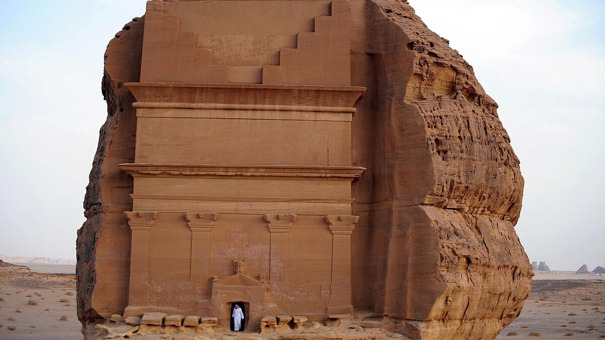 وجود المشروع بالقرب من مدائن صالح ذات القيمة التاريخية العريقة.