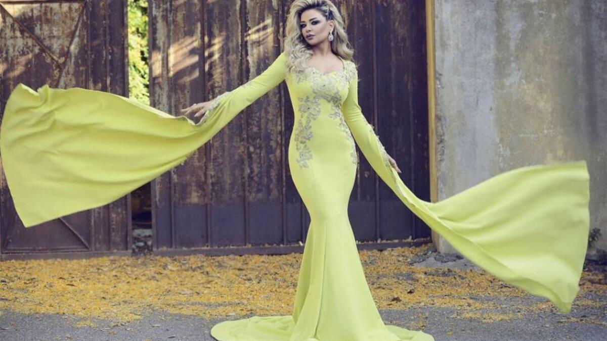 نشرت الفنانة مادلين مطر صورا لجلسة تصوير جديدة عبر موقع “إنستجرام” معلقة “صباحكم أعياد وأفراح دائماً احبتى عيد أضحى مبارك” ولاقت الصور استحسان الجمهور وانهالت التعليقات على الفستان الأصفر وأبرزها: صباحك ورد يا أروع مادلين عيد أضحى مبارك على نجمة لبنان".