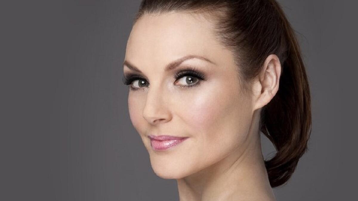 مونا غرودت:
النرويجية التي تتمتع بالسحر الذي جعلها تفوز باللقب عام 1990، فكانت تلقب بـ "ملكة جمال من الجحيم"، واليوم هي أجمل وجه تلفزيوني وسينمائي عرفته النرويج.