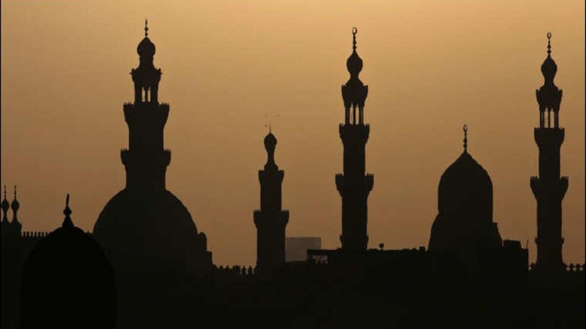 قال أحد الصحفيين أن اغلب المصلين في المسجد الذي يذهب إليه يقولون بان الزيديين هم سنة الشيعة في اليمن. على سبيل المثال يوجد هنالك شيخ سني مصري يقول بامامة الصلاة، بينما المؤذن هو شخص زيدي.