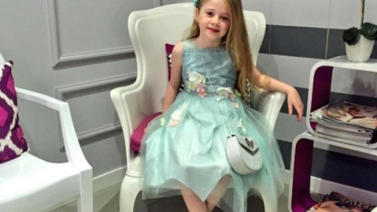 شارك الإعلامي مصطفى الآغا جمهوره عبر مواقع التواصل الإجتماعي صورة ابنته نتالي في مرّة نادرة في مناسبة يوم ميلادها ونشر الآغا (53 عاماً) صور ابنته عبر “انستغرام”، معلقاً: “كل عام وأنتي بخير 16/10 اللهم احفظها واحفظ جميع أبنائنا ومن نحبهم إنك أنت السميع المجيب