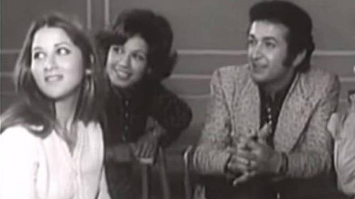 تزوج الفنان الراحل نور الشريف من عشق حياته النجمة بوسي واستمر زواجهم 30 عاما وانجبا سارة ومي قبل انفصالهما عن بعض. الذي استمر 9 سنوات، وعادا لبعض وقررا الزواج مرة اخرى بعد احتفالهم بزفاف ابنتهم سارة بعشرين يوم .