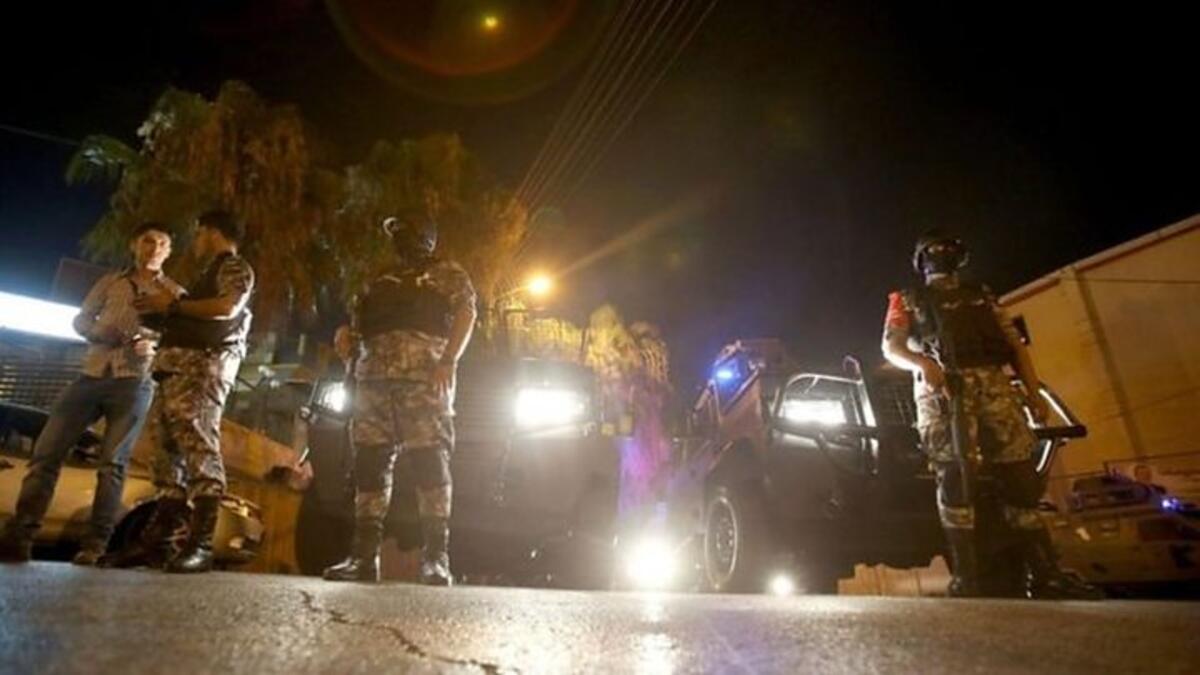 تأتي هذه الأزمة الدبلوماسية القانونية متوازية مع أزمة الرفض الأردني للإجراءات الإسرائيلية بنصب مراكز تفتيش إلكترونية على أبواب المسجد الأقصى.