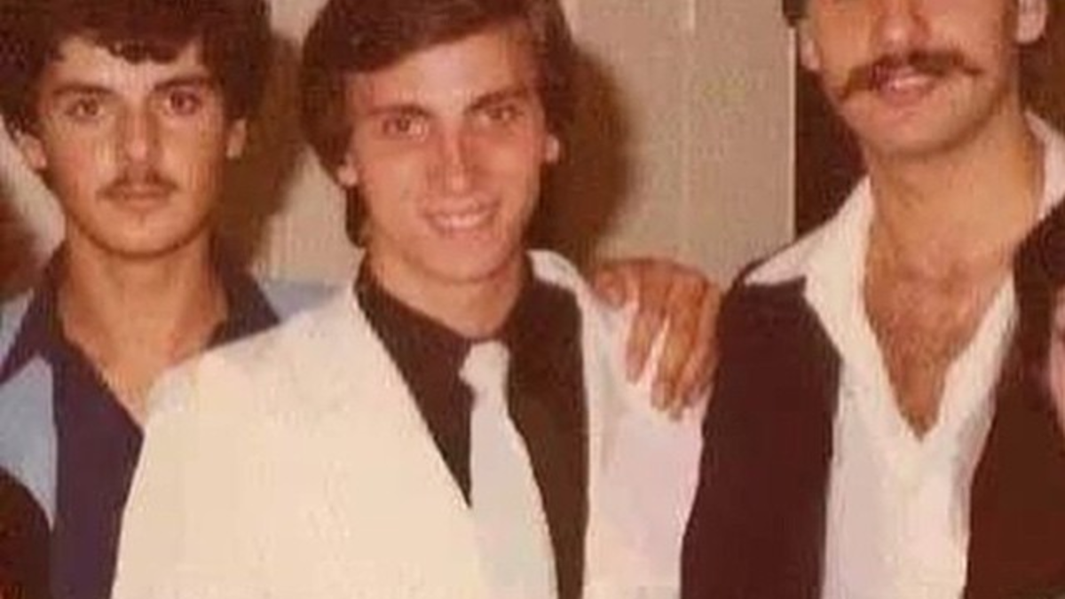 راغب علامة : عمل في مجال المكيفات الهوائية.