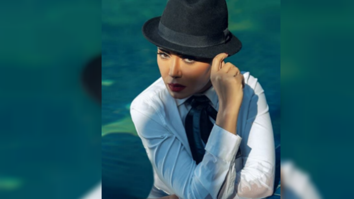 Rania did not appear wearing a swimsuit in the new photos