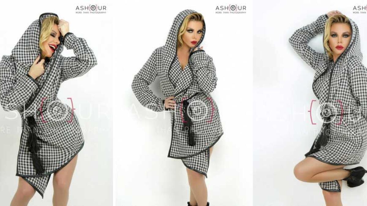 نشر المصور الفوتوغرافي محمود عاشور صوراً جريئة للفنّانة ومقدمة البرامج رزان مغربي، من أحدث جلسة تصوير خضعت لها. وأثارت الصور جدلاً واسعاً عبر شبكات التواصل الإجتماعي بعدما نشر عاشور على صفحته في موقع “فيسبوك”، بخاصة في مصر بسبب نشرها في شهر رمضان المبارك.