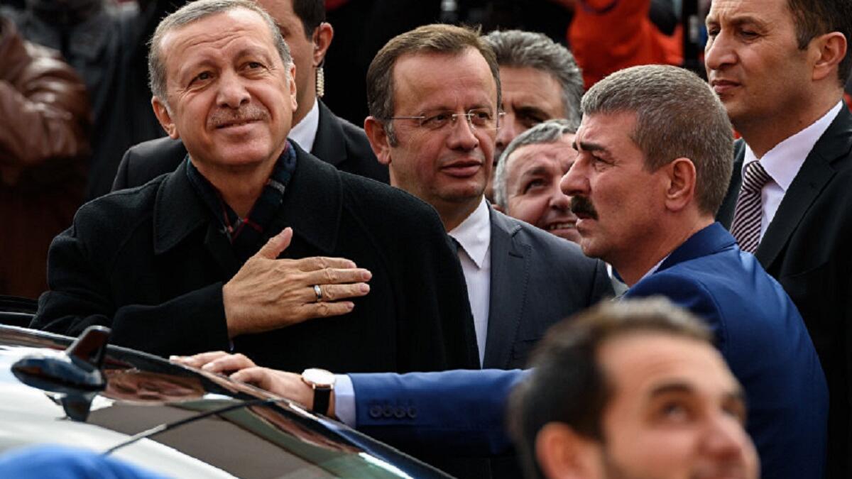 تولى رجب الطيب أردوغان الحكم في عام 2002 عقب الفوز الكاسح الذي حققه حزب العدالة والتنمية ذو الجذور الإسلامية في الانتخابات النيابية، وقضى 11 عامًا كرئيس للحكومة قبل أن يصبح أول رئيس تركي منتخب من الشعب بشكل مباشر.