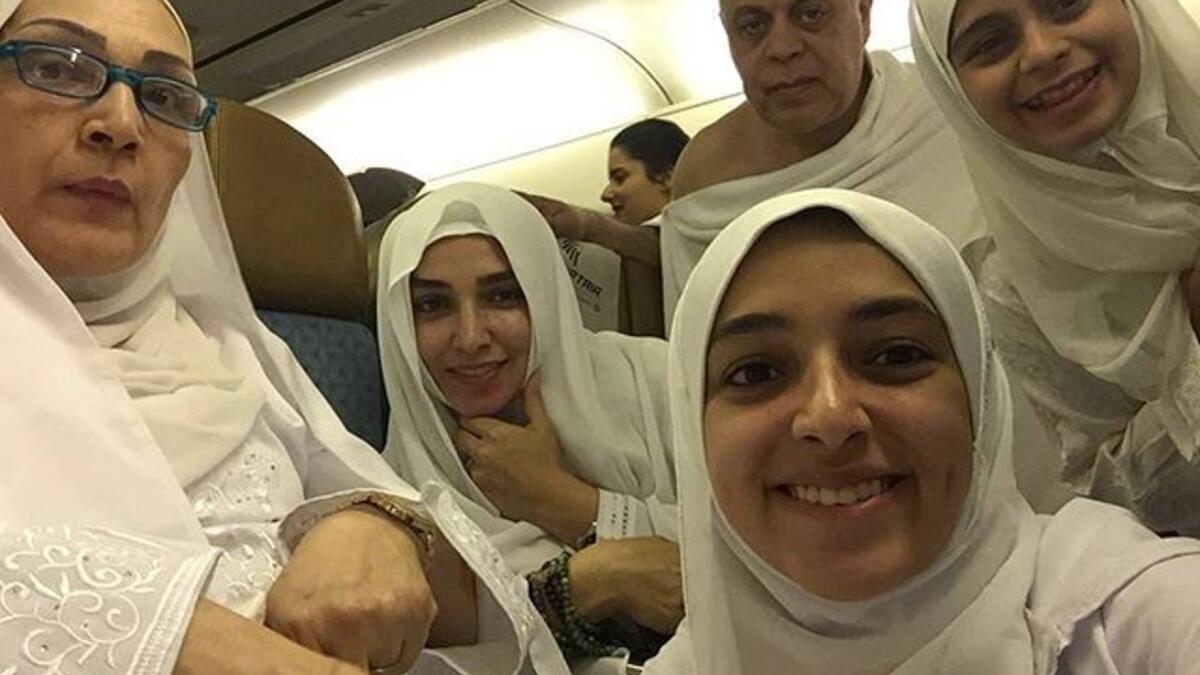 سافرت الممثلة المصرية روجينا مع عائلتها الى السعودية، لأداء مناسك العمرة، قبل إنتهاء شهر رمضان.ونشرت روجينا عبر صفحتها الخاصة على احد مواقع التواصل الإجتماعي، صوراً لها بملابس العمرة وظهر معها زوجها الممثل المصري أشرف زكي وابنتيها، وكذلك والدتها.