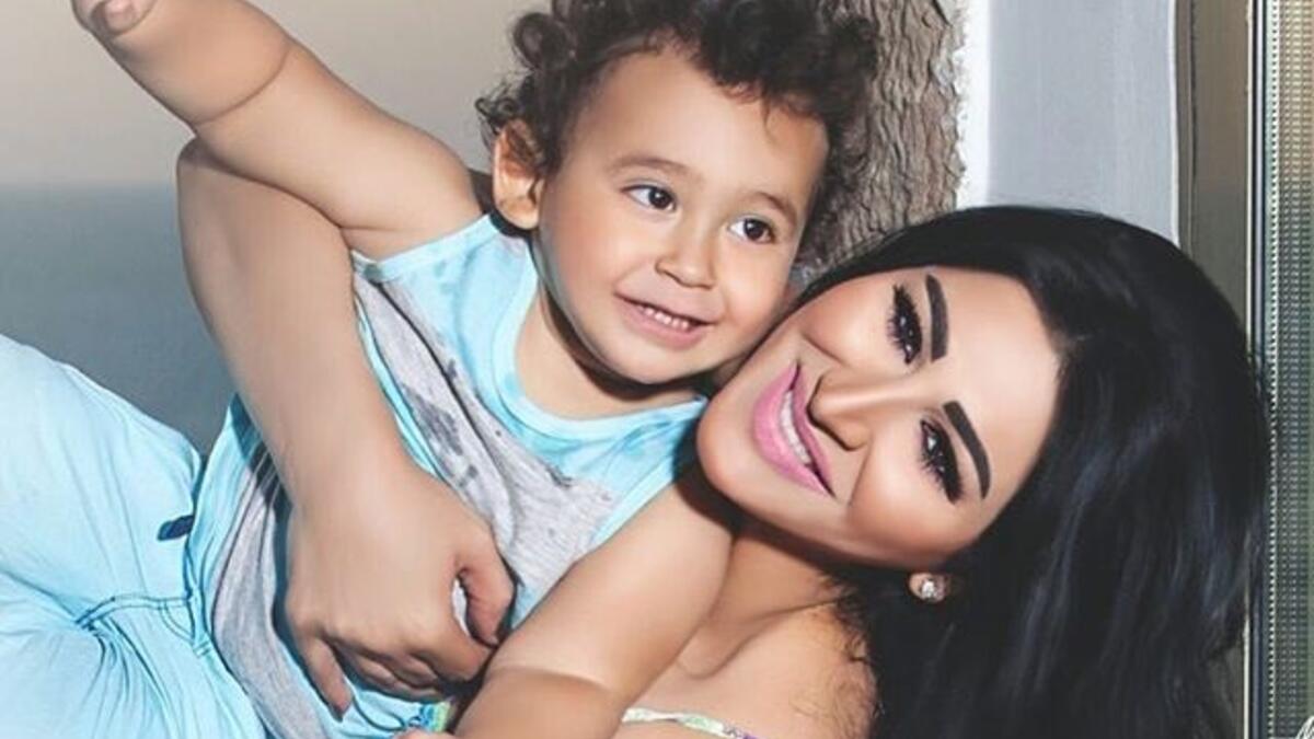 نشرت إخلاص جنيفان، زوجة الرباعي، صورة على “انستغرام” لطفلها الصغير جود هادي، وهي من المرات القليلة التي يظهر فيها الطفل على وسائل الاعلام، ونالت الصورة اعجاب الالاف من متابعيها وجرت مقارنة ملامحه بجمال والده.