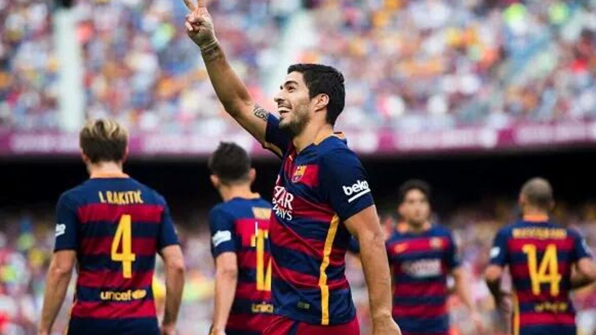 6- المهاجم الأوروغوياني لويس سواريز (برشلونة): بتقييم 7.83، سجل 28 هدفاً خلال 2015 وصنع 12 أخرى خلال 33 مشاركة.