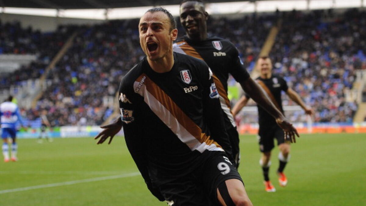 المهاجم البلغاري ديميتار بيرباتوف (توتنهام ومانشستر يونايتد وفولهام): تميز بأسلوب فريد من نوعه، منظم وهادئ ويمتلك من القدرات الذهنية ما يجعله إضافة في أي مباراة، كانت أفضل لحظاته مع سبيرز عام 2007 عندما أحرز هدفاً صاروخياً مميزاً في شباك تشارلتون.