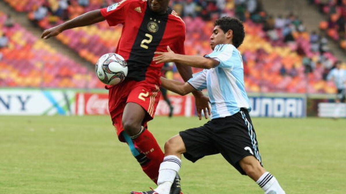 المهاجم الأرجنتيني دانييل ألبرتو فيلالفا باريوس (155 سم - مواليد 1992): احترف في صفوف ريفر بلايت وأرجنتينوس جونيورز وفيراكروز.