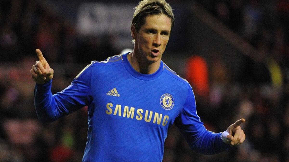 المهاجم الإسباني فيرناندو توريس: انتقل من ليفربول إلى تشلسي مقابل 50 مليون جنيه استرليني.