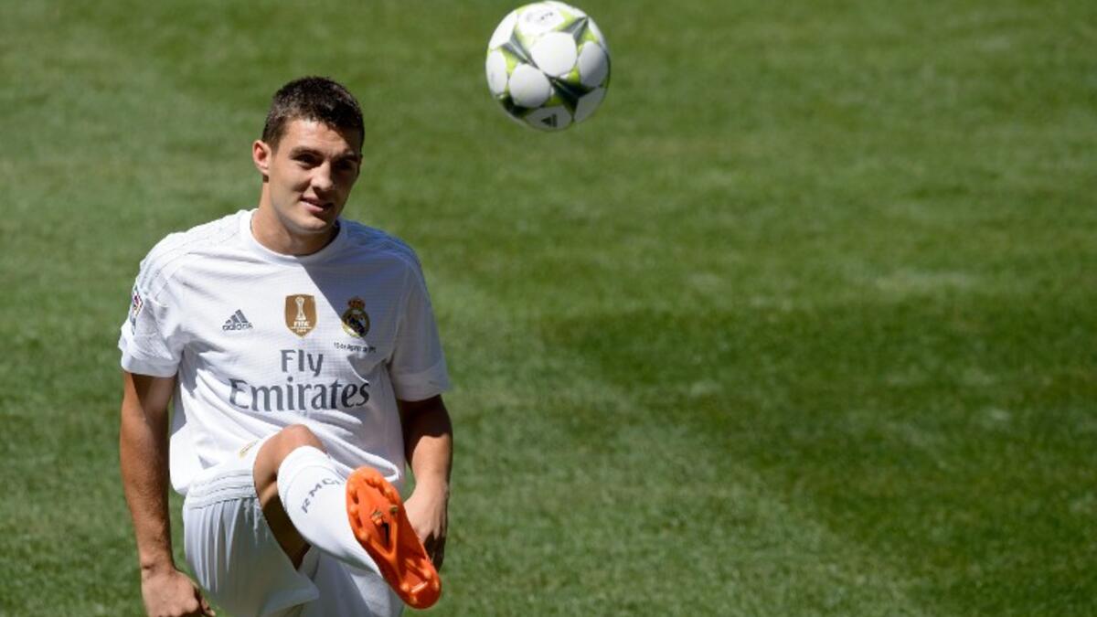 7- ريال مدريد: حاولت إدارة الملكي التركيز على لاعبين بدلاء يستطيعون تقديم الإضافة المطلوب، فتم استثمار 42.9 مليون جنيه استرليني بشراء لاعب الوسط ماتيو كوفاتشيتش والظهير دانيلو.