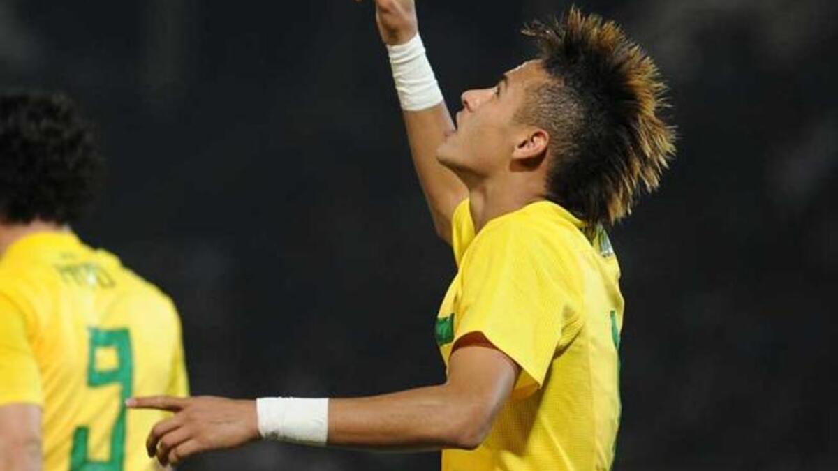 نيمار: مهاجم شاب يعد بالكثير، مهاراته الفردية جعلته يتصدر عناوين الصحف ليصبح الهدف الأول للعملاقين برشلونة وريال مدريد، قاد سانتوس للفوز بكأس ليبرتادوريس ويتوقع الكثيرون له مستقبلاً زاهراً يشتمل على انتقال لأوروبا عما قريب.