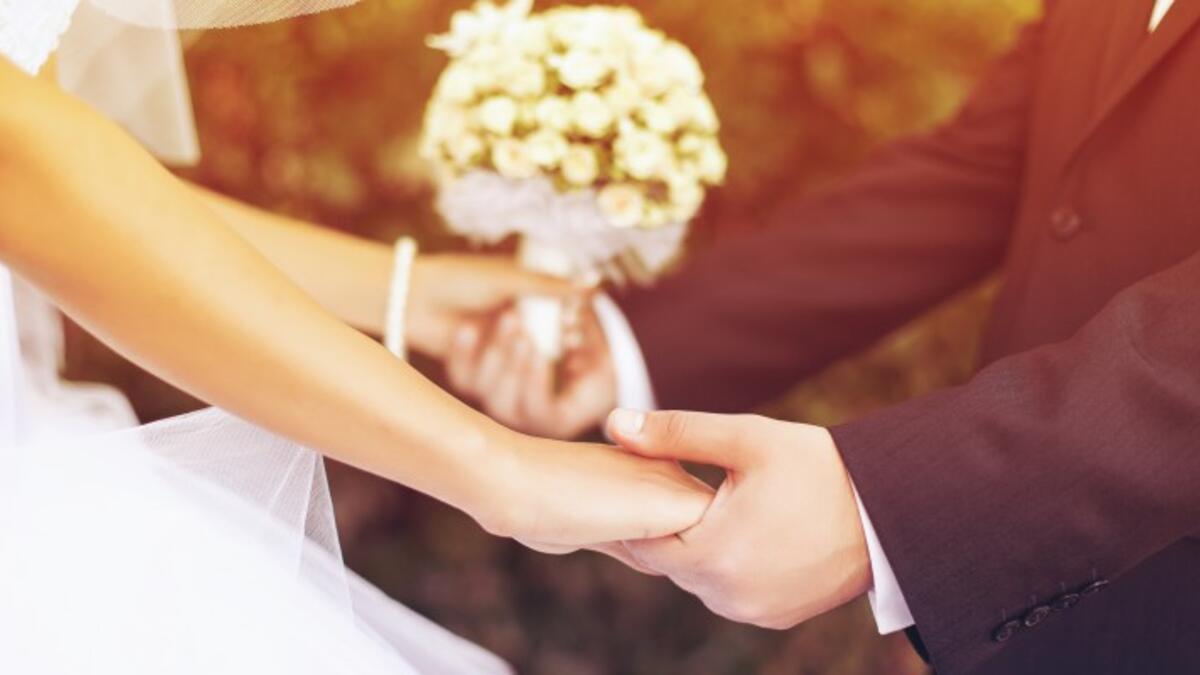 في المملكة العربية السعودية تفاجأ المأذون الشرعي عند عقد قران بطلب والد العروس مهراً غريباً وقيمته 111 ريال سعودي، وعندما سألهما المأذون لماذا هذا المبلغ بالذات؟،أجاباه بأنه رقم جالب للحظ لديهم.