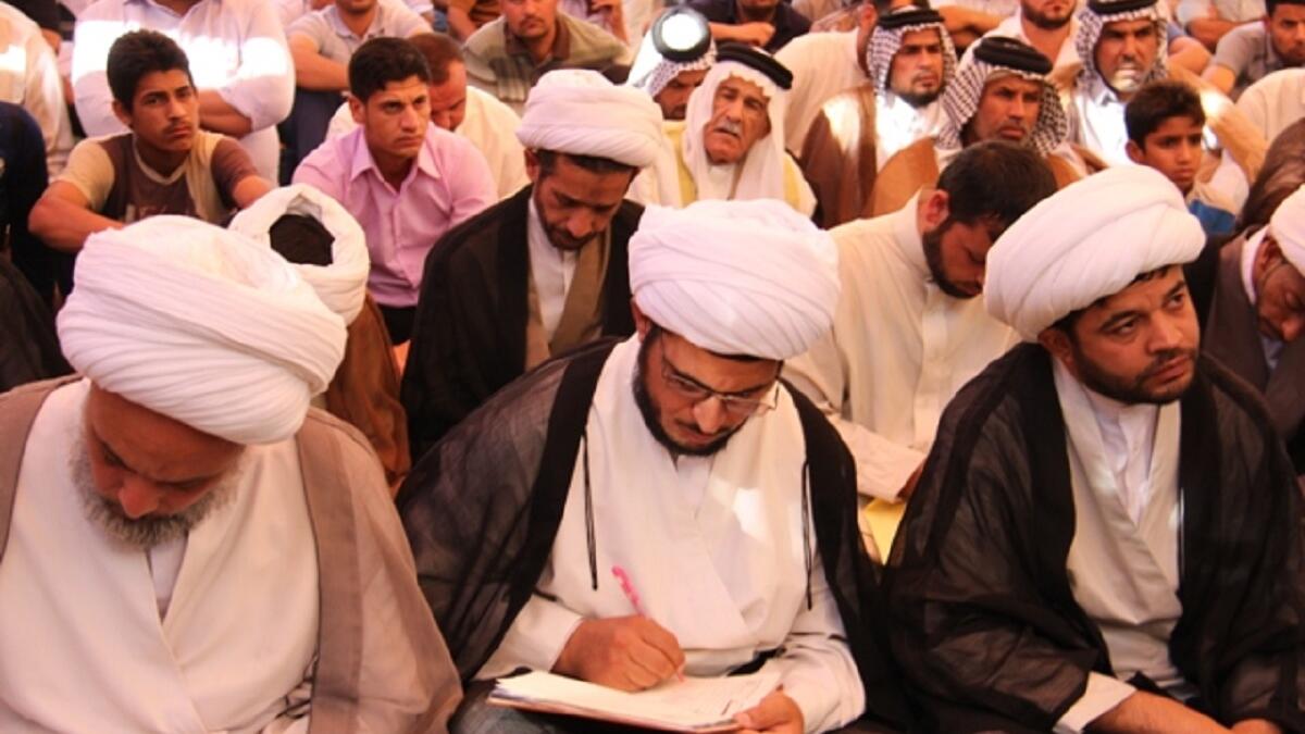 عند السنة هو يوم صوم مستحبا واختلفت الروايات في أصل صوم عاشوراء. وبعض الروايات تقول انه كان يوم صوم عند قريش في الجاهلية ولما فرض صوم رمضان أصبح اختياريا.