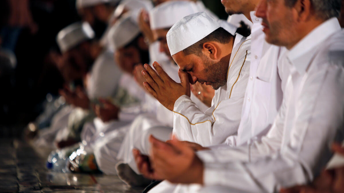 مواطنون يعتكفون داخل المسجد الأموى في سوريا