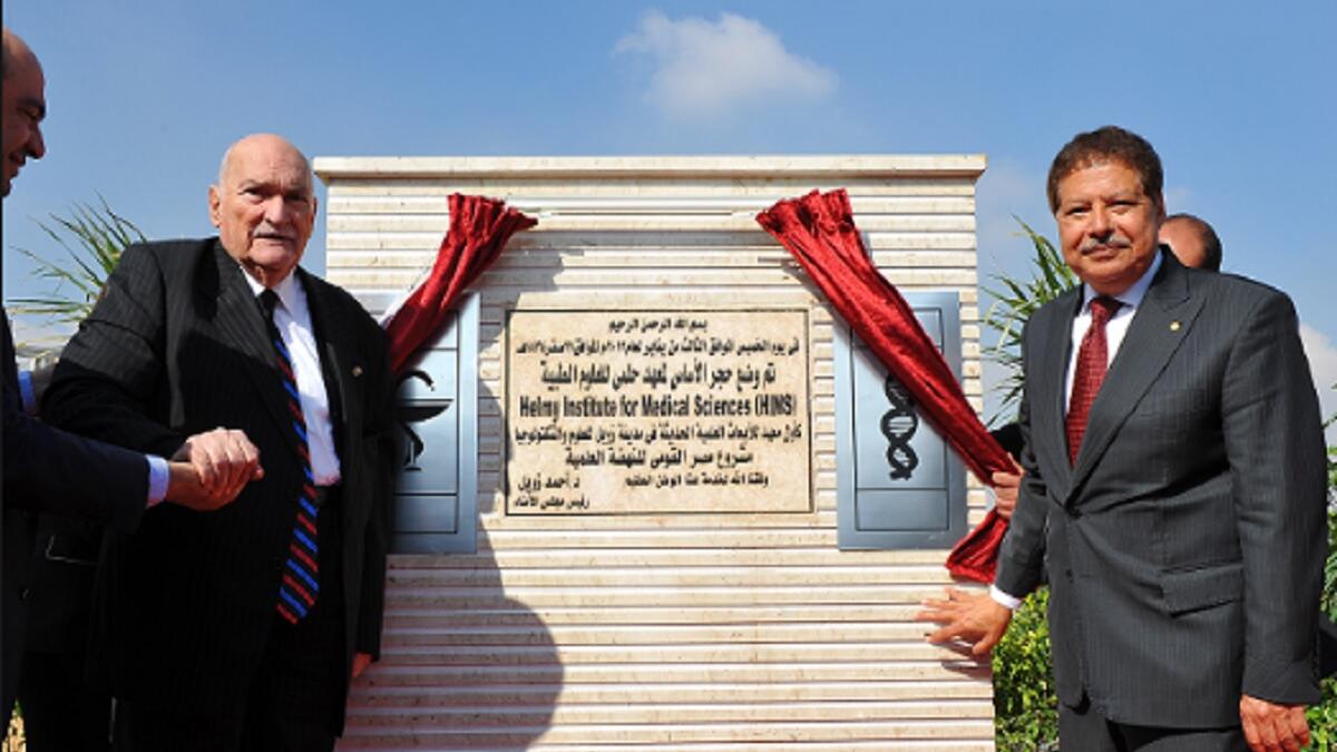 مدينة زويل للعلوم والتكنولوجيا وهو مشروع مبادر لتطوير العلم والتعليم في مصر وسميت باسم العالم المصري أحمد زويل، وهي مؤسسة تتمتع بالاستقلالية التامة ويتم تمويلها عبر التبرعات من الهيئات والأشخاص. تم بناء المشروع في مدينة 6 أكتوبر في مصر.