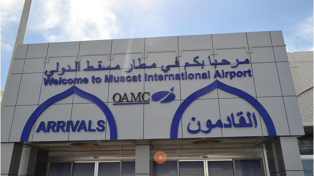 مطار مسقط الدولي يأتي في المركز رقم 77 على مستوى العالم.وهبط من المركز رقم 69 في العام الماضي.ويبلغ عدد المسافرين عبره قرابة 8,7 مليون مسافر سنويًا. وعدد الرحلات الجوية عبره قرابة 82 ألف رحلة سنويًا.