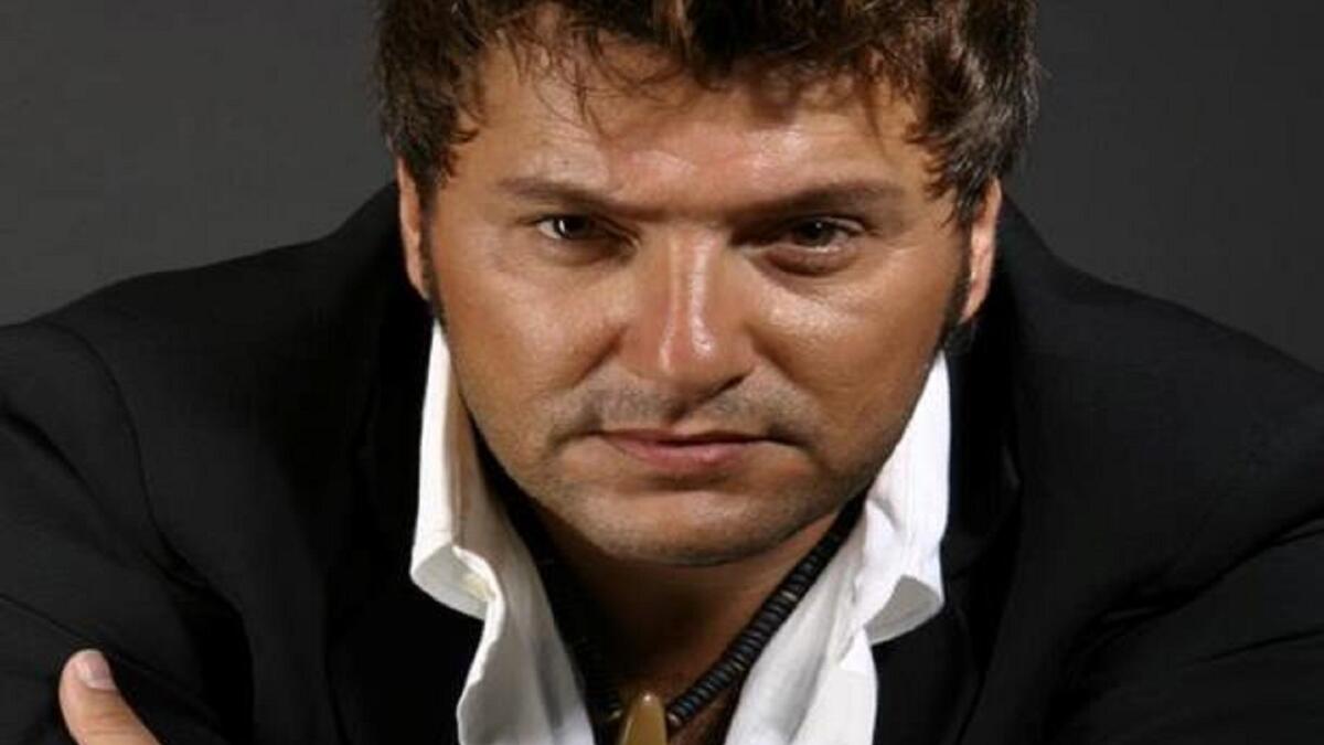 "علاء زلزلي" فنان لبناني متألق يتميز بأسلوبه الخاص في الأغاني والغناء، وقال أنه ليس غائباً فنياً الا أنه يفضل عدم الظهور الاعلامي بشكلٍ متكرر.