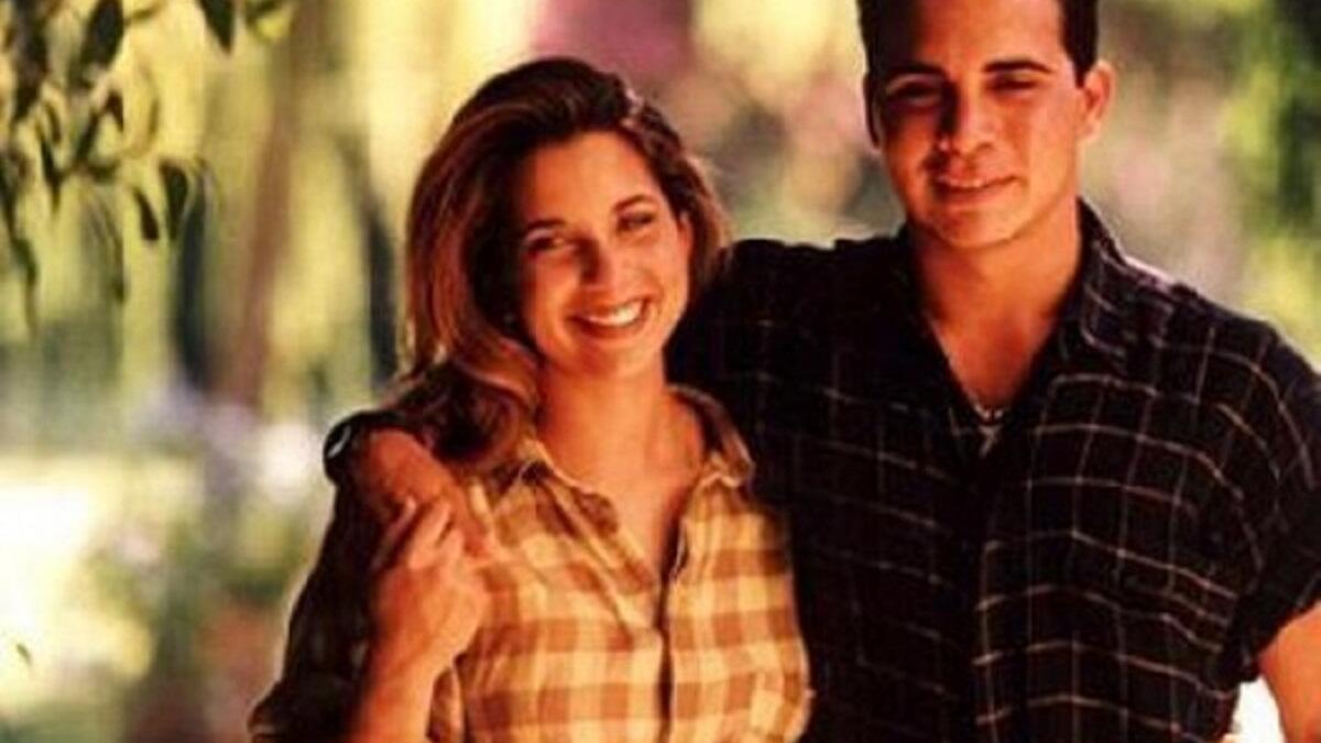 بدأ دراسته في الكلية العلمية الإسلامية في عمّان، ثم أكمل دراساته في المملكة المتحدة وفي الولايات المتحدة، حيث تخرج من «مدرسة سالسبيري» في كنتاكي عام 1993، ثم التحق أكاديمية ساندهيرست العسكرية الملكية، وعين بعام 1994 بالقوات المسلحة الأردنية.