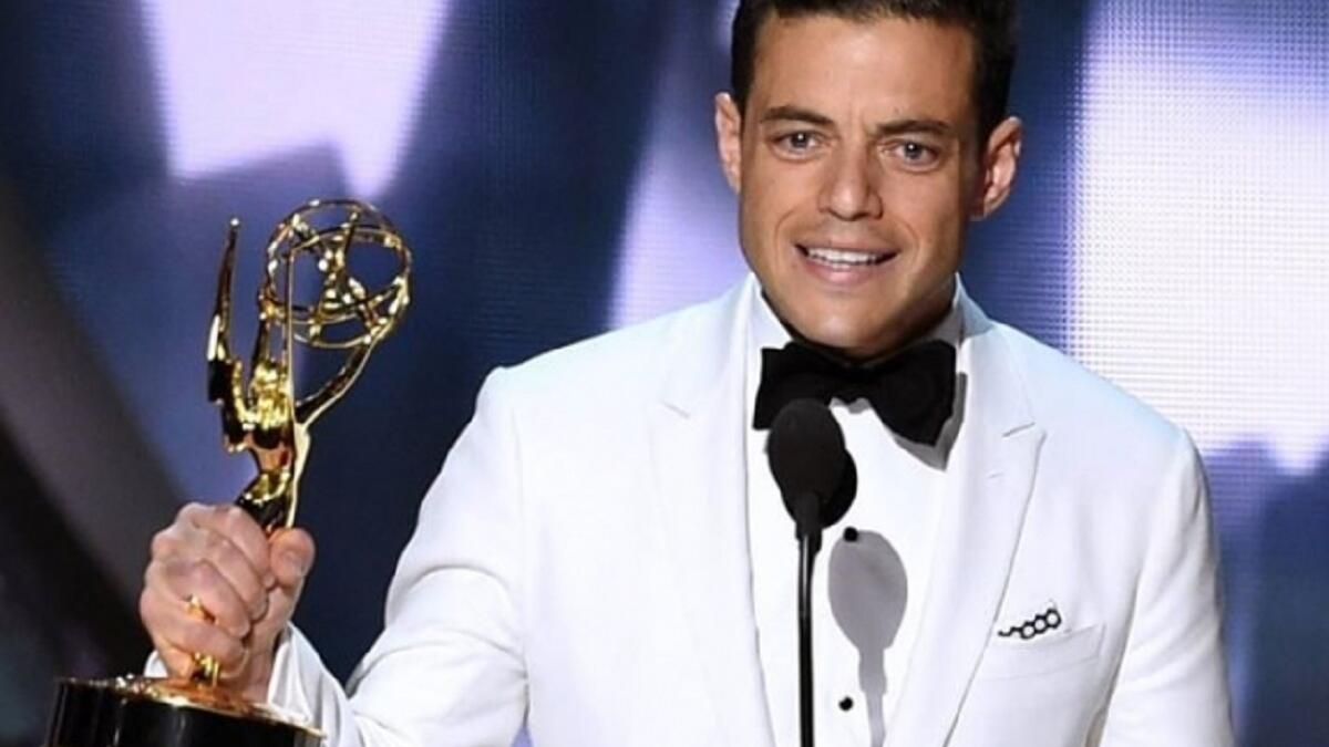 فاز رامي مالك بجائزة إيمي لأفضل ممثل عن دور رئيسي في مسلسل درامي Mr. Robot لعام 2016، في حفل أعلنت فيه جوائز الدورة الـ 68 للجائزة المرموقة والمخصصة للأعمال التلفزيونية، التي أقيمت في لوس آنجلوس