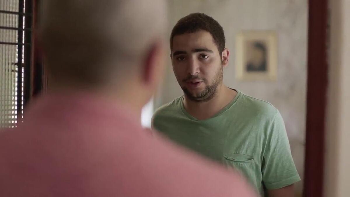 تخرج في جامعة النيل عام 2015، ويعمل كمحاسب في شركة محاماة ومحاسبة خاصة بأسرته، كما أنه يمتلك أحد محلات الملابس الرجالية في الزمالك.