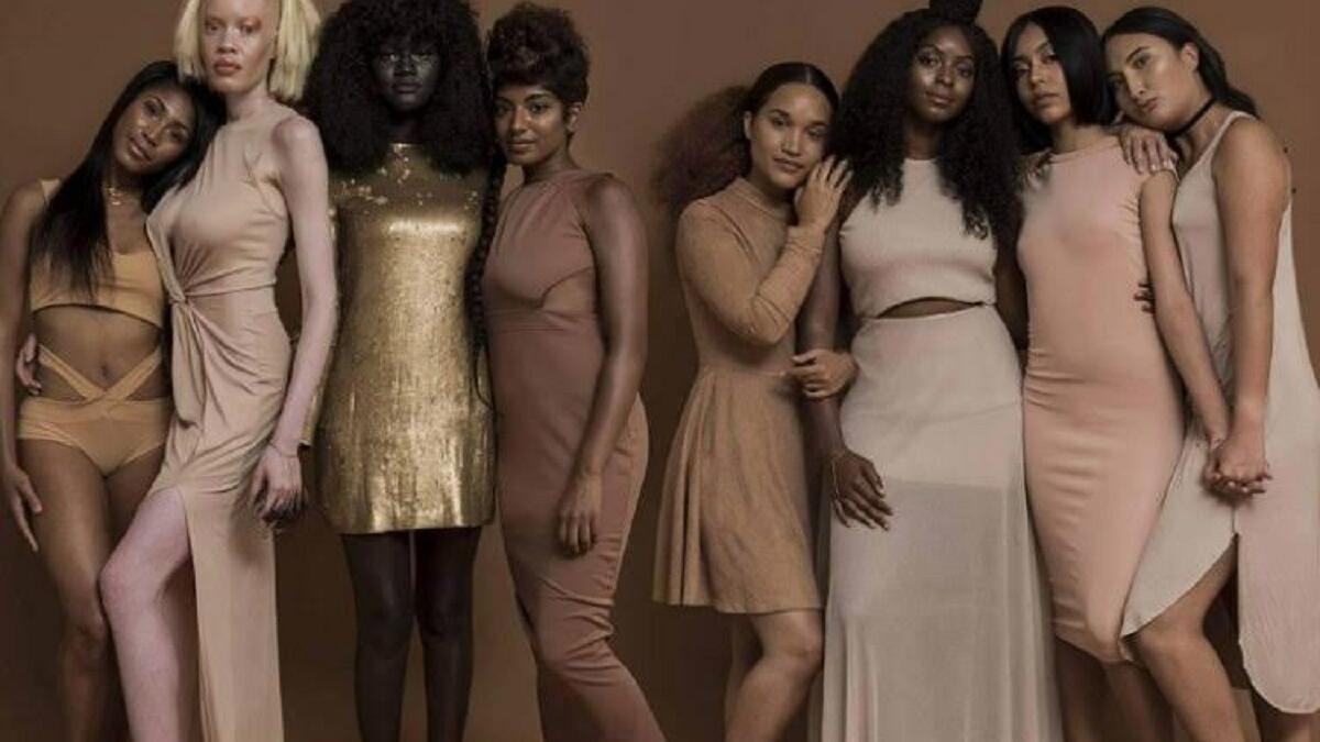 وقعت ديوب عقدا مع وكالة " The Colored Girl"  وذلك للترويج  لمفاهيم التنوع و الاختلاف العرقي.