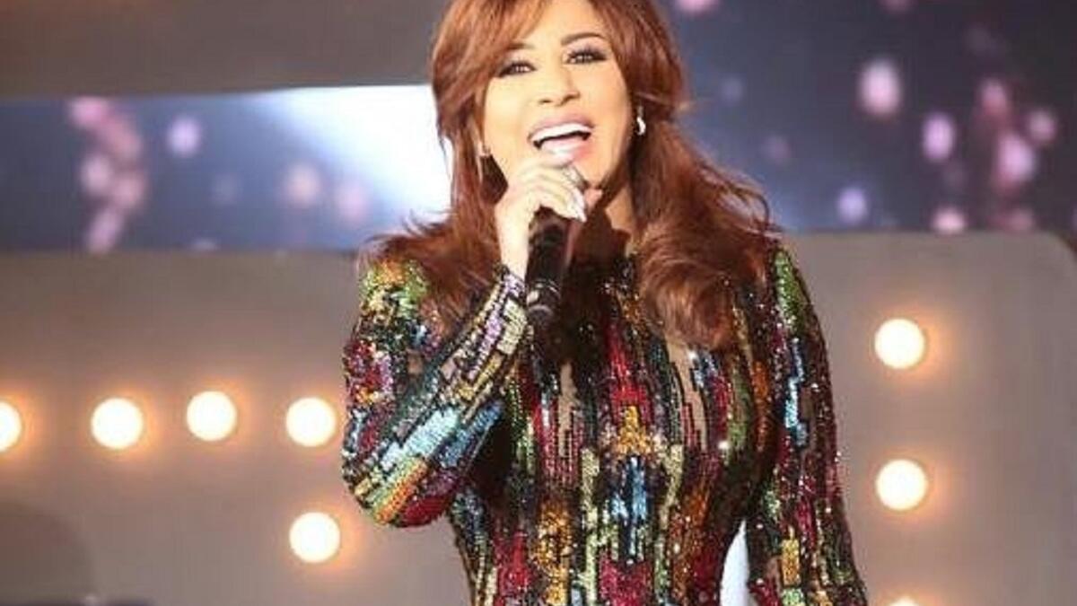 في كل حلقة يستضيف البرنامج عدد من نجوم الوطن العربي بالغناء مثل نجوى كرم وفارس كرم وملحم زين وأسماء لامعة وعديدة أخرى.