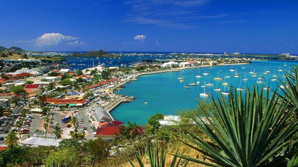 جمهورية الدومينيكان: تسمح للجميع بالحصول على الجنسية بمبلغ 100 ألف يورو، مع ميزة الاحتفاظ بجنسيتك الأصلية، وجواز سفرها مقبول بدون تأشيرة في قرابة 130 دولة حول العالم.