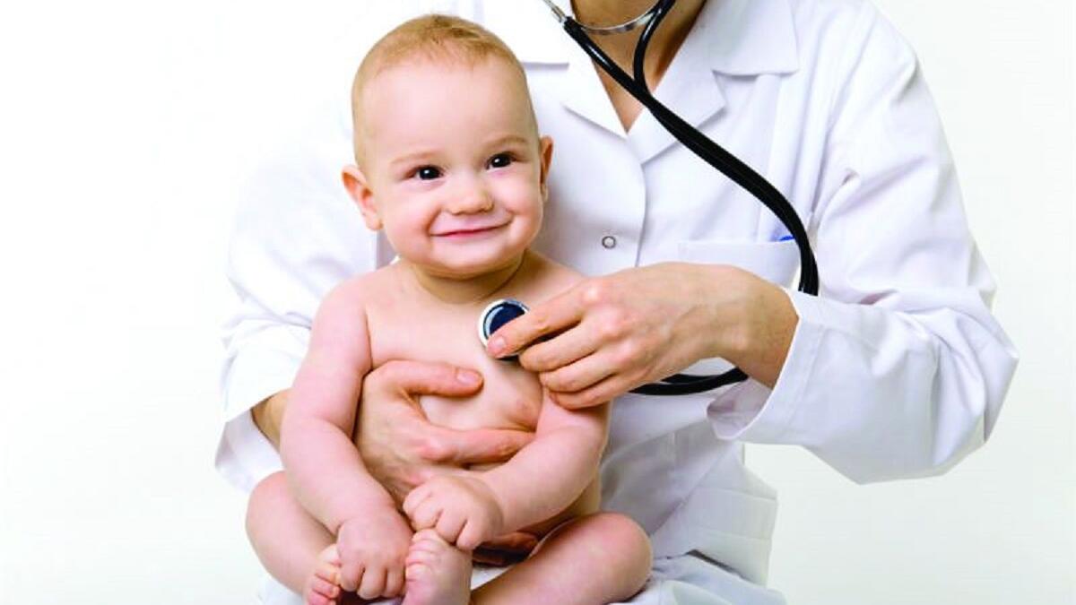 20/5/2017 : طبيب في ولاية أريزونا يواجه السجن مدى الحياة مع ممرضتين لاعتدائهم على 7 أطفال أثناء الفحص الطبي من ضمنهم طفل بعمر 3 سنوات، وحصلت الشرطة على شريط فيديو من زوج إحدى الممرضات ظهرتا فيه وهما تقومان بأعمال جنسية مع الأطفال.