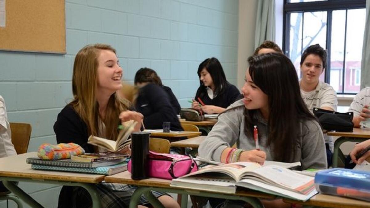 بلجيكا معدل البطالة في بلجيكا بين من تلقوا تعليماً جامعياً  3% فقط، وتعتبر مهنة التعليم في هذا البلد من المهن التي تمتاز بأجر عال.