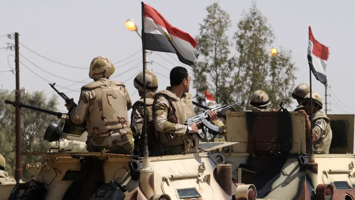 الجيش المصري :احتل الجيش المصري قائمة أقوى جيوش الوطن العربي، حيث يصل تعداده 468 ألف مقاتل، يصلح لأداء الخدمة به 35 مليون شخص، وتعداد الاحتياطي به 479 ألف مقاتل.