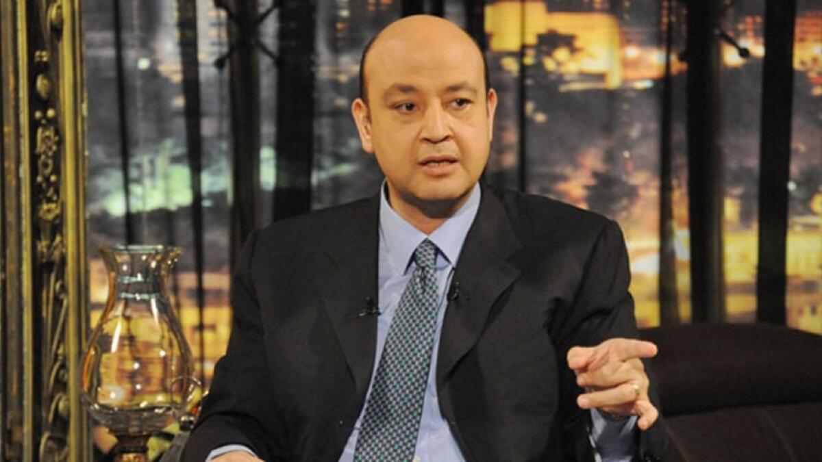 سخر الإعلامي عمرو أديب من الإقبال الضعيف على الانتخابات البرلمانية قائلاً إن الشيء الوحيد الإيجابي في الانتخابات هي أن البرلمان وأخيراً" سينعقد وأضاف أنه أزعجه أن 38 لجنة تأخرت عن موعد فتح اللجان متسائلا بسخرية عن ذنب الملايين اللي واقفين في الطوابير