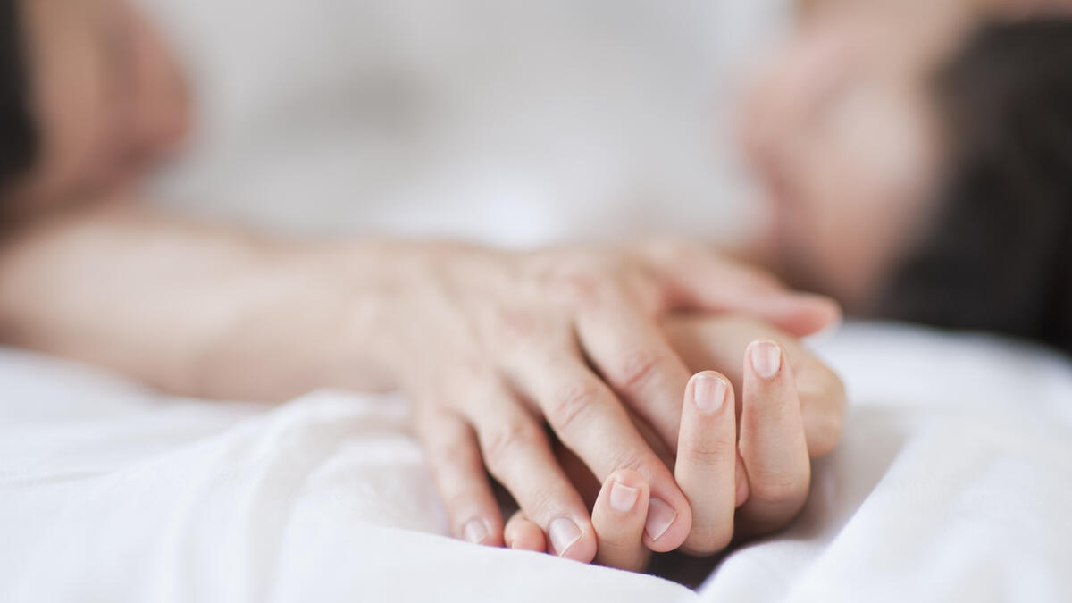 الإغراء أو المساعدة أو تحريض شخص آخر على ممارسة البغاء أو الفجور.. العقوبة: السجن وغرامة بين 250 ألف إلى مليون درهم أو بإحدى هاتين العقوبتين.