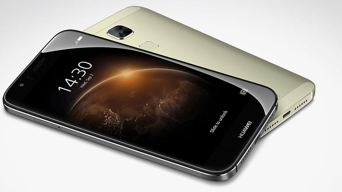 اصبحت الان شركة هواوي من الشركات الرائدة في مجال الجوالات الذكية و اصبحت تقدم جوالات عالية الجودة و المواصفات ل منافسة الشركات الكبرى امثال سامسونج و غيرهم ، ويعد هواواي جي 8 و الذي يتوافر بصميم رقيق وجذاب افضل الجوالات لعام 2015 من شركة هواوي